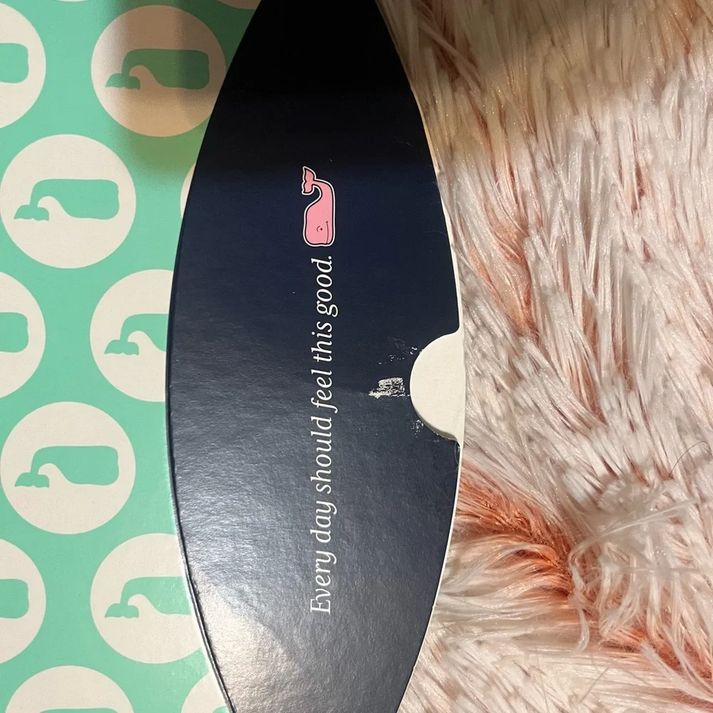 Vineyard Vines gift box. See photos for length. Yellow and green.